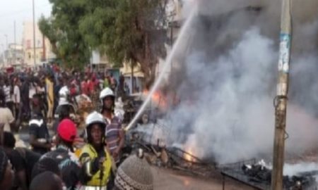 Incendie Faisant semblant de secourir Des voleurs arrêtés au marché Ocass !